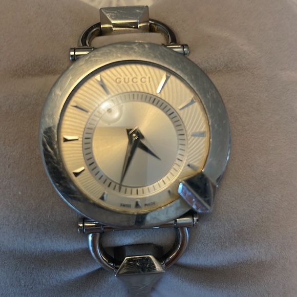 Gucci Ladies Watch - Picture 4 of 4